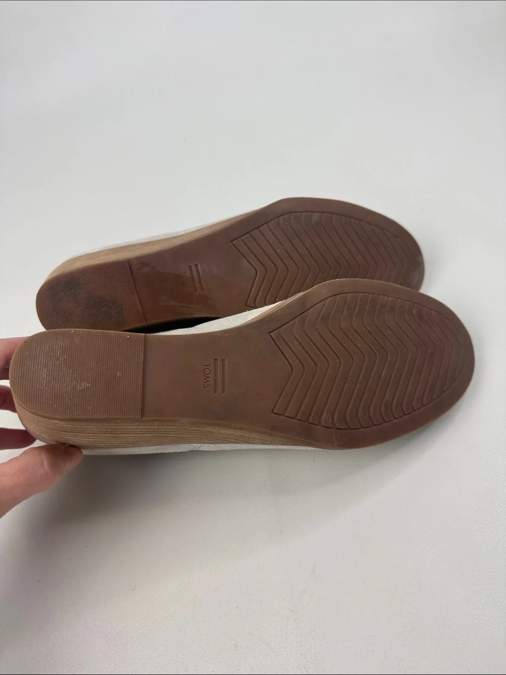 Toms cream light